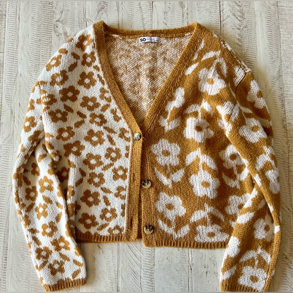 SO Women's Brown and White Floral Sweater